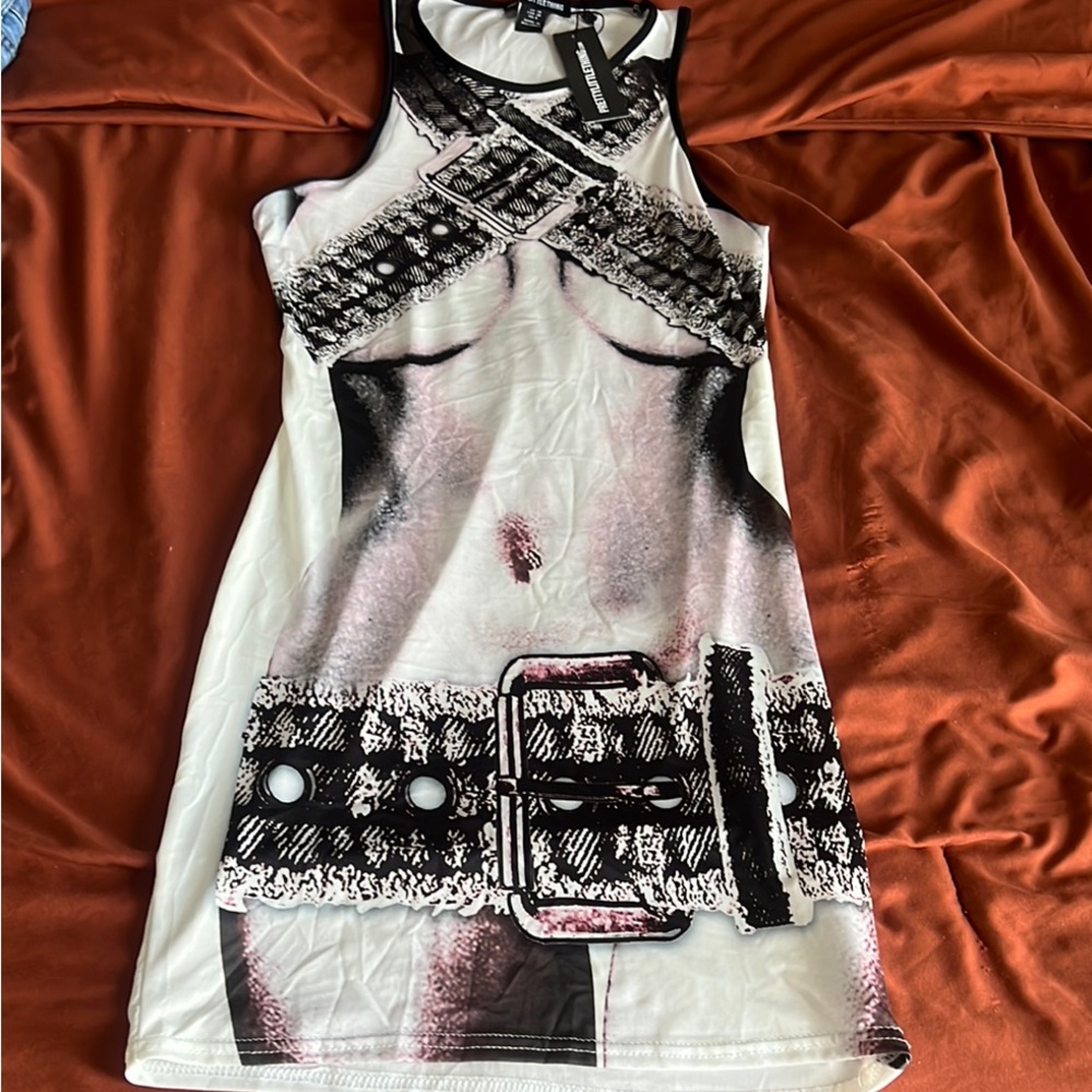 PrettyLittleThing Stylish Graphic Women's Dress